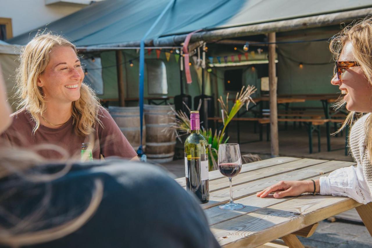 Family&surfhostel Petten Exterior foto